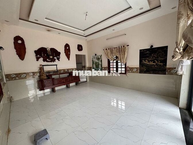 Cần bán nhà vườn diện tích rộng