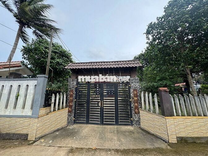 Cần bán nhà vườn diện tích rộng