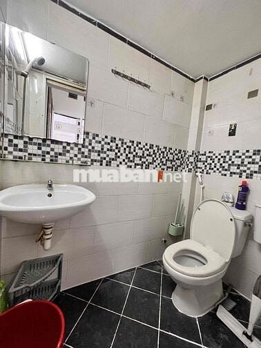 cho thuê nhà hẻm 48/ hồ biểu chánh pn dt:6x6 trệt lầu 2wc 2pn 1pk bếp