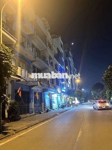 Chính chủ cho thuê nhà 54m2x 5 tầng, đường Nguyễn Cảnh dị, Hoàng Mai