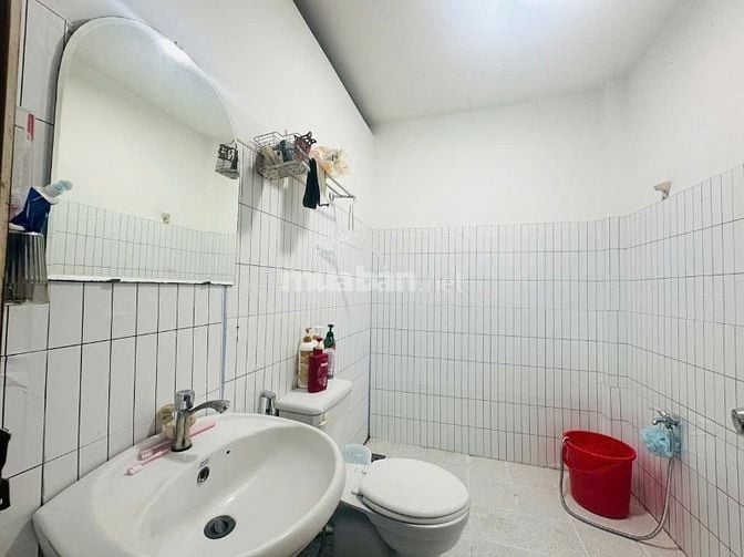 Anh cho thuê Cc Cửu long, 85m2 2PN-2WC, có nội thất giá chốt 9,5 tr