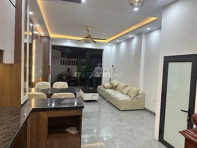 Chính chủ bán nhà đẹp mới xây full nội thất