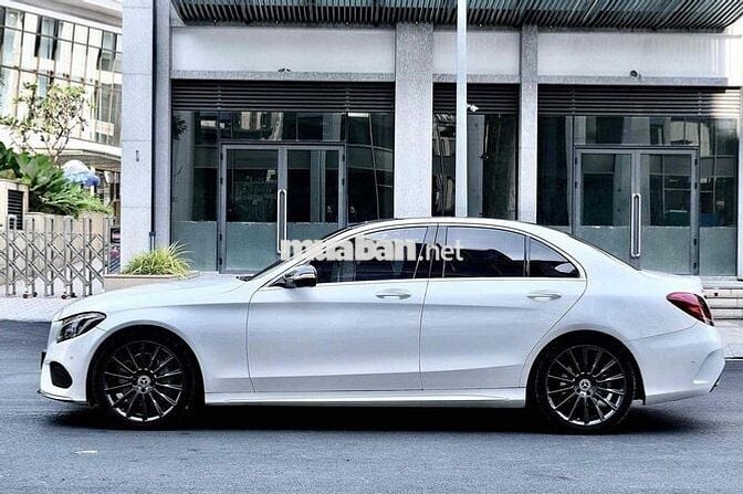 Mercedes-Benz C-Class C300 AMG 2017 Trắng