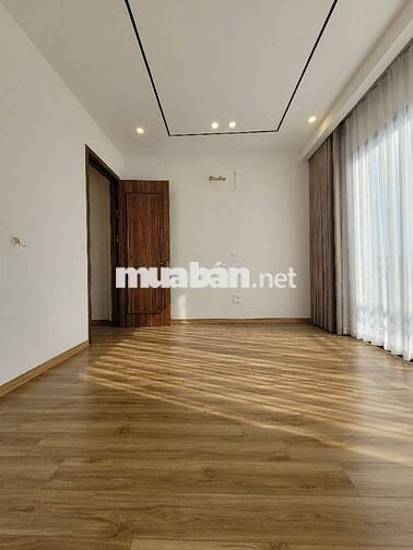 LONG BIÊN-PHÂN LÔ-VỈA HÈ -Ô TÔ TRÁNH -7 TẦNG THANG MÁ - FULL NỘI THẤT