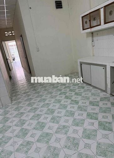 Nhà ngay trung tâm không có nhu cầu nên bán rẻ 1tỷ 3