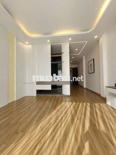 LONG BIÊN-PHÂN LÔ-VỈA HÈ -Ô TÔ TRÁNH -7 TẦNG THANG MÁ - FULL NỘI THẤT