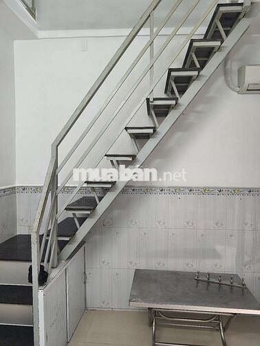 Cho thuê nhà nguyên căn gần chợ Tân Quy có 2 máy lạnh trống sẵn