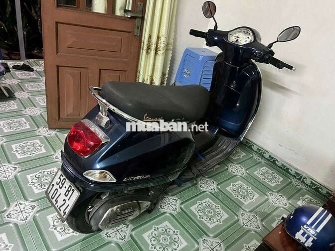 Piaggio Vespa LX 150 Xanh