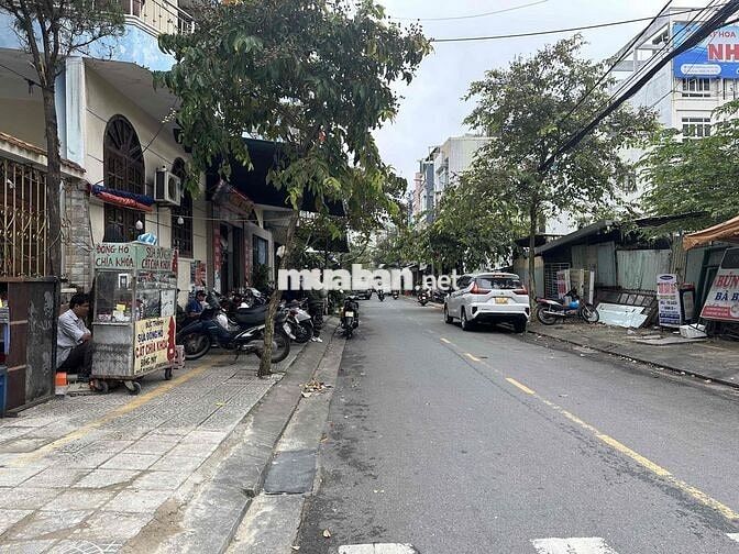 bán nhà 2 tầng mt cù chính lan