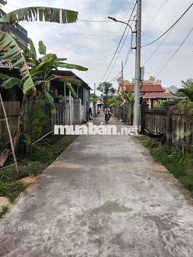 Bán đất Lại Thế xã Phú Thượng,cạn sân bóng,