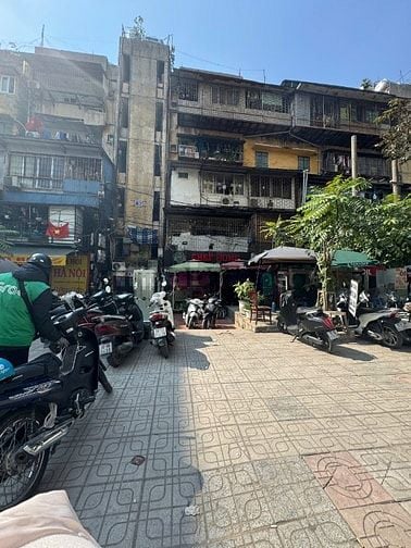 CHÍNH CHỦ CẦN BÁN TẬP THỂ TẦNG 1 MẶT PHỐ NGỌC KHÁNH 