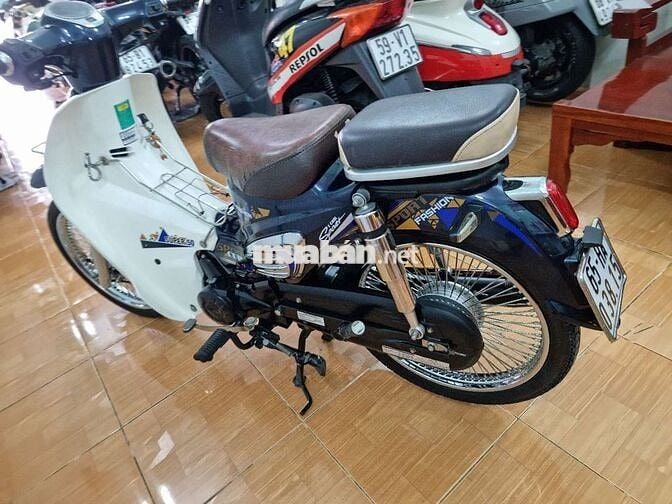 Honda Super Cub 50 Xanh trắng