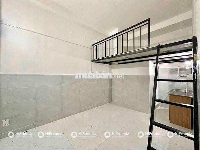 Phòng gác cửa sổ trời mới xây gần Aeon Tân Phú, ĐH Công Thương