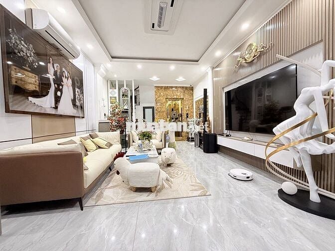 Lô góc, kinh doanh, mặt tiền lớn! Nhà đẹp Tân Mai ở ngay, sổ đỏ CC