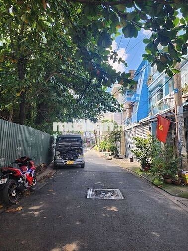 Cho thuê nhà Nguyên Căn hẻm xe Tải 179 Hòa Bình (Coop Mart)