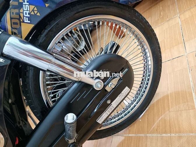 Honda Super Cub 50 Xanh trắng