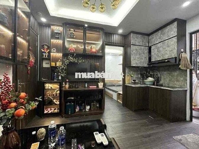 Chính chủ bán căn hộ CCMN Khâm Thiên, Đống Đa gần phố,full đồ 50m