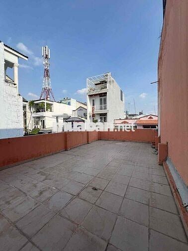 Nhà Rộng Rải DT 5x20 1Trệt 1Sân Thượng 1Pn 1Wc Hẻm Xe Tải 1/ Ngắn