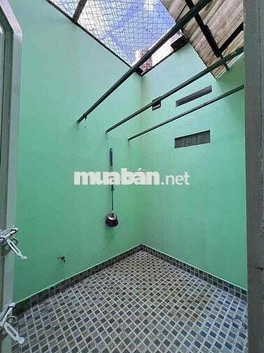 Nhà Rộng Rải DT 5x20 1Trệt 1Sân Thượng 1Pn 1Wc Hẻm Xe Tải 1/ Ngắn