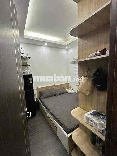 Chính chủ bán căn hộ CCMN Khâm Thiên, Đống Đa gần phố,full đồ 50m