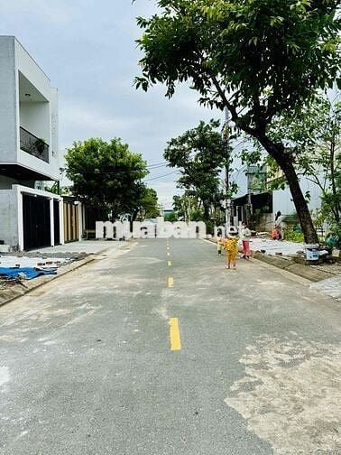 Hướng Đông Trung Hoà 1 gần nhà sáng tác Đà Nẵng