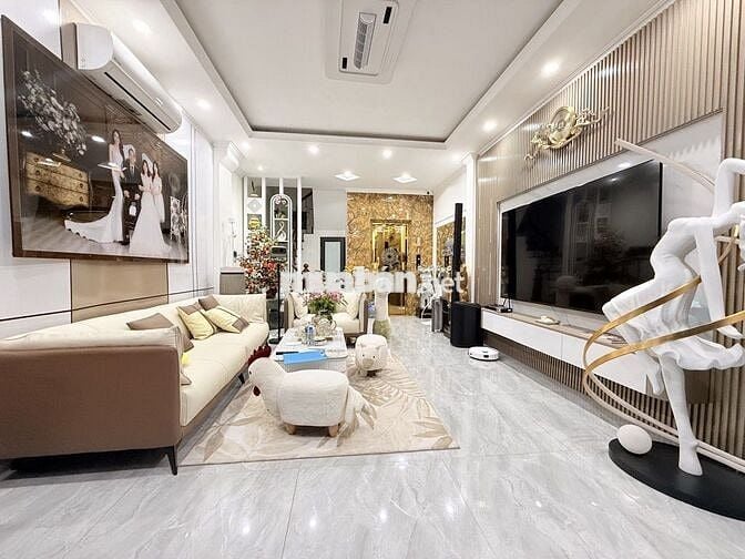 Lô góc, kinh doanh, mặt tiền lớn! Nhà đẹp Tân Mai ở ngay, sổ đỏ CC