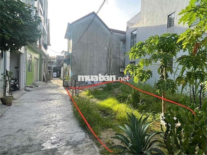 ĐẤT LẠI THẾ / GẦN SÂN BÓNG / HOÀNG TRỌNG MẬU