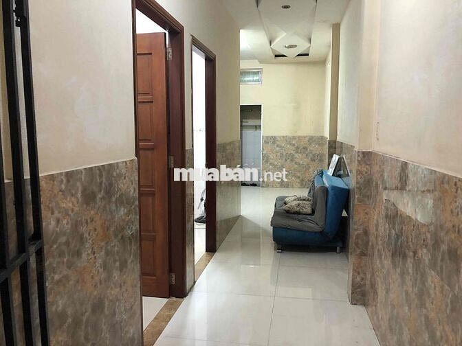 cho thuê nhà trệt, hai lầu, cho làm CHDV, thời gian 4 năm.