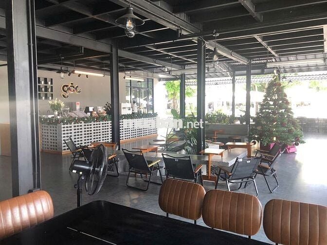 Bán nhà hàng tiệc cưới Bella và quán cafe Góc ngay vòng xoay NTNO