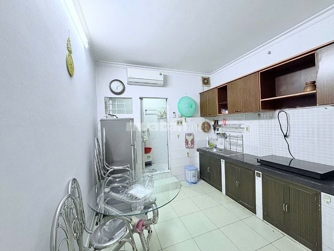 Cho thuê nhà Đ.Đ.T.Nghi hẻm 4m(0XH) Nguyễn Thông, P.9, Q.3 giá 13.5tr