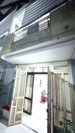 Cho thuê nhà Đ.Đ.T.Nghi hẻm 4m(0XH) Nguyễn Thông, P.9, Q.3 giá 13.5tr