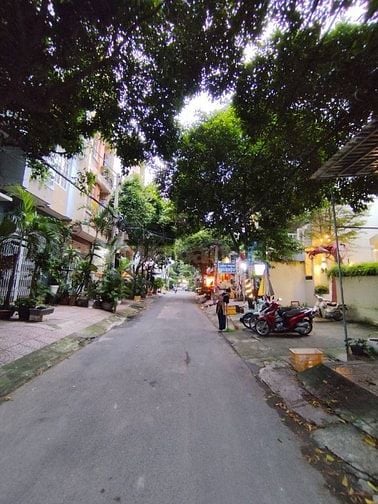 BÁN 1 TRONG 2 LÔ ĐẤT LIỀN NHAU -  NGUYỄN GIA TRÍ ( D2 cũ ) NỐI DÀI