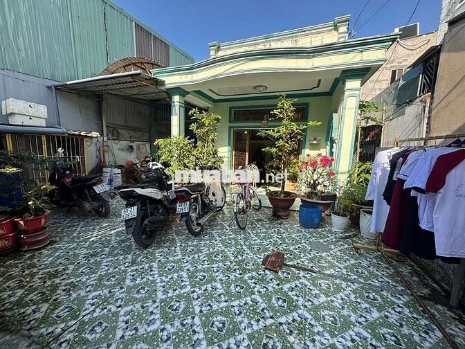 Nhà cấp 4 cũ tại Lê Văn Lương - Phước Kiển. Shr hỗ trợ bank