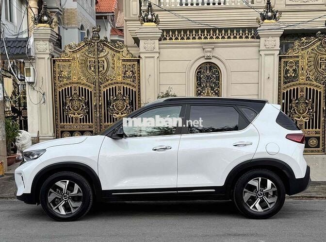 Kia Sonet 2023 Premium 1.5 AT - 70000 km