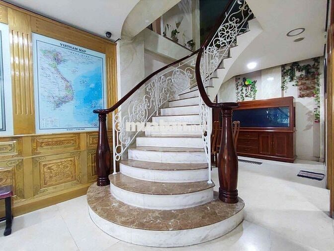 CHO THUÊ TOÀ NHÀ HẺM VEW KÍNH ĐƯỜNG CALMETTE QUẬN 1