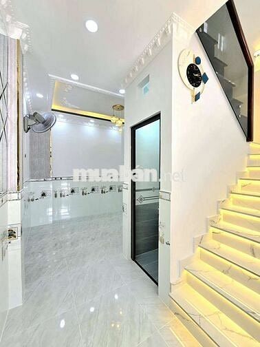 Nhà đẹp mặt tiền đường xe hơi nhà chính chủ Cần bán