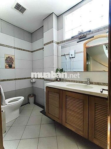 CHO THUÊ TOÀ NHÀ HẺM VEW KÍNH ĐƯỜNG CALMETTE QUẬN 1