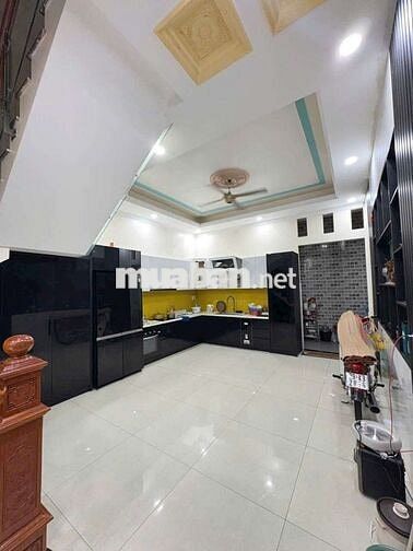 7tỷ8NHÀ MẶT TIỀN KHU SÂN VẬN ĐỘNG DĨ AN