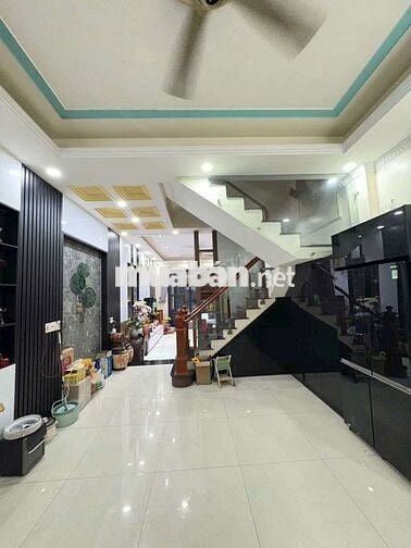 7tỷ8NHÀ MẶT TIỀN KHU SÂN VẬN ĐỘNG DĨ AN