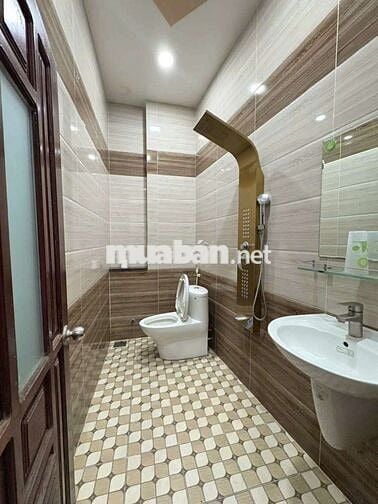 7tỷ8NHÀ MẶT TIỀN KHU SÂN VẬN ĐỘNG DĨ AN