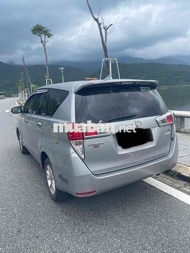 Toyota Innova 2017 2.0E - 200000 km