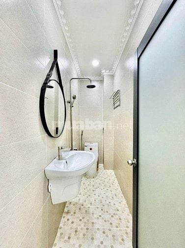 NHÀ ĐẸP NGAY NGÃ TƯ PHÚ NHUẬN – 1T2L, 4PN, 5WC . SHR . GIÁ 4,15 TỶ