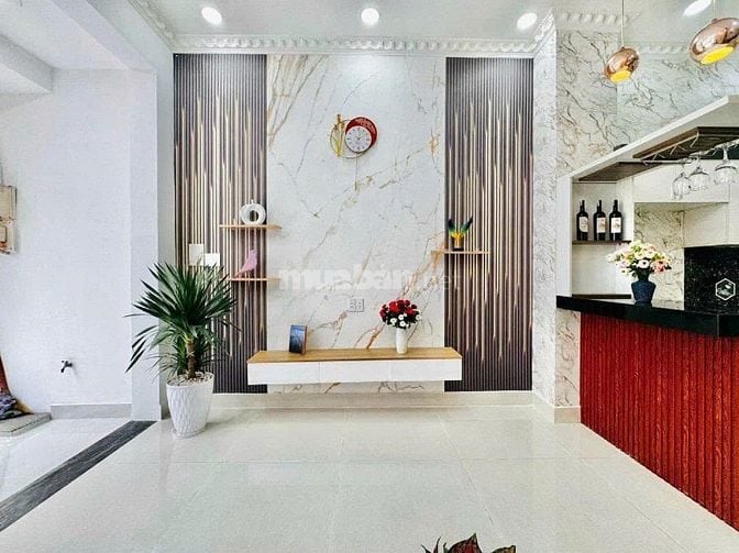 NHÀ ĐẸP NGAY NGÃ TƯ PHÚ NHUẬN – 1T2L, 4PN, 5WC . SHR . GIÁ 4,15 TỶ