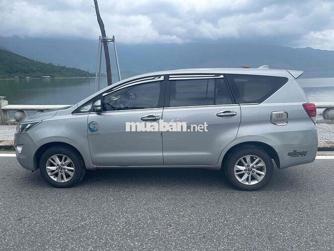 Toyota Innova 2017 2.0E - 200000 km