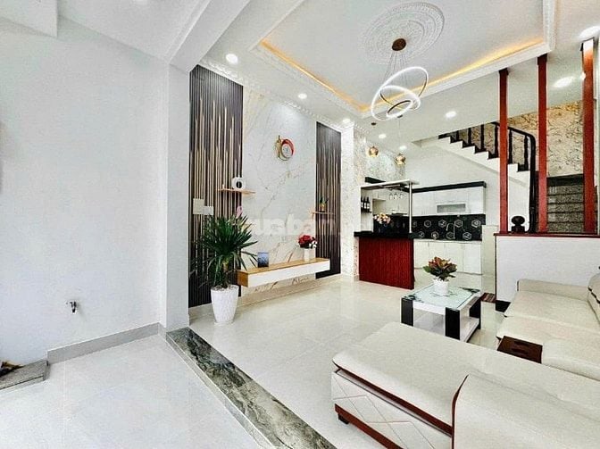 NHÀ ĐẸP NGAY NGÃ TƯ PHÚ NHUẬN – 1T2L, 4PN, 5WC . SHR . GIÁ 4,15 TỶ