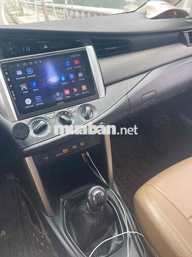 Toyota Innova 2017 2.0E - 200000 km