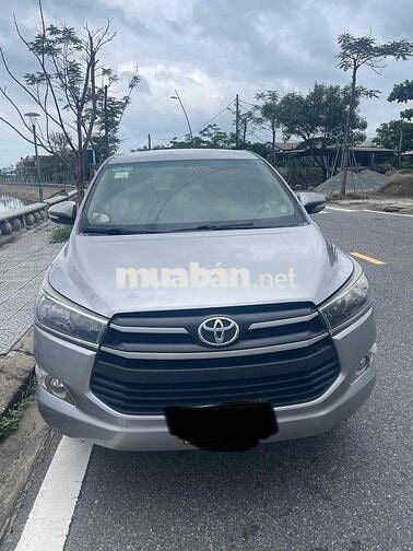 Toyota Innova 2017 2.0E - 200000 km