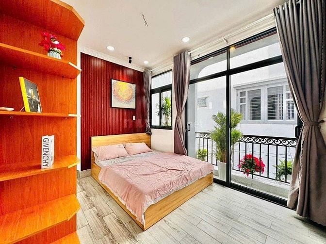 NHÀ ĐẸP NGAY NGÃ TƯ PHÚ NHUẬN – 1T2L, 4PN, 5WC . SHR . GIÁ 4,15 TỶ