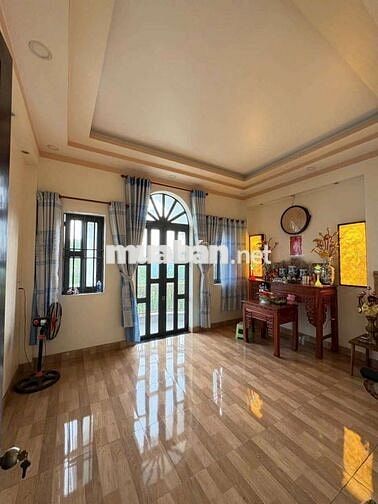 7tỷ8NHÀ MẶT TIỀN KHU SÂN VẬN ĐỘNG DĨ AN