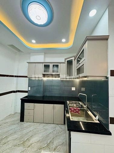 Nhà sổ hoàn công 42.6m2 Trần Phú, Q5 gần UBND. Xây trệt 3 lầu, hẻm oto